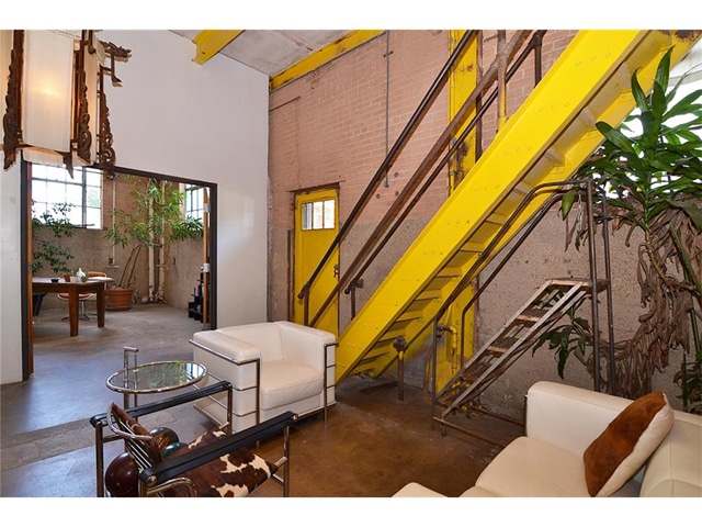 115-S.-Tyler-Foyer-First-Floor