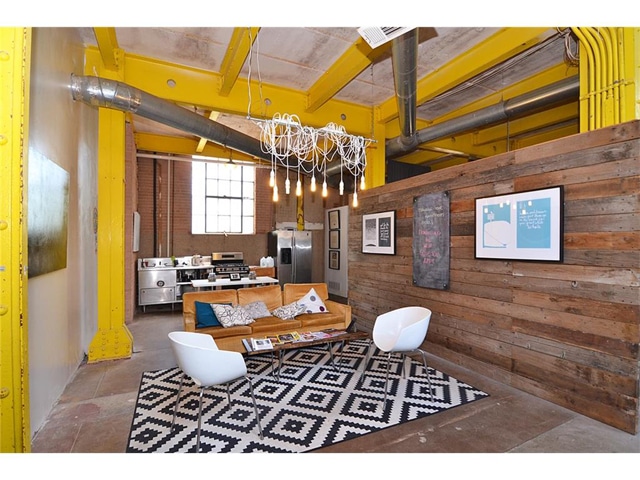 115-S.-Tyler-Living-Kitchen