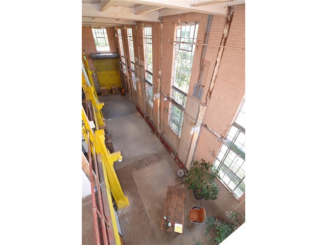 115-S.-Tyler-Looking-down