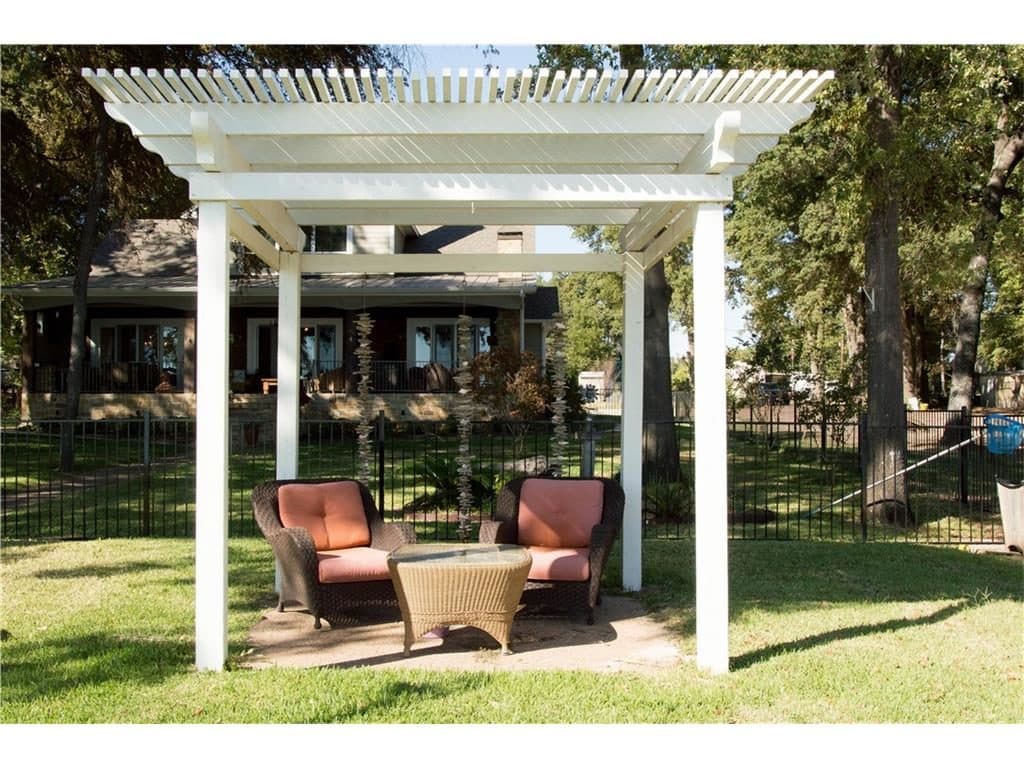 115-Waterfront-pergola-1024x768