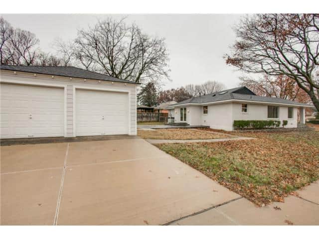 11666-Saxon-Detached-Garage