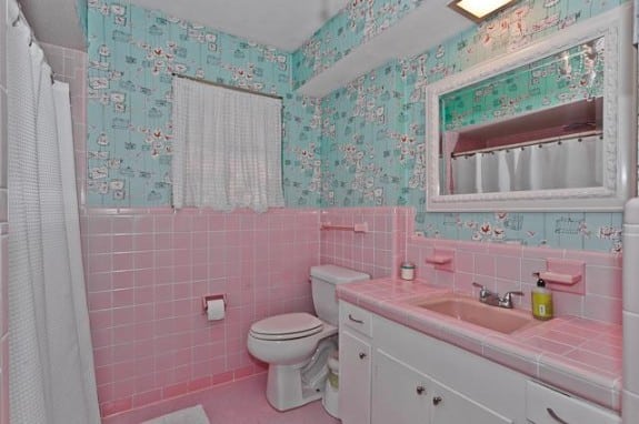 11710-Farrar-Pink-Bath-575x382