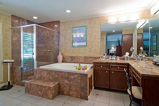 11757-Hill-Haven-master-bath
