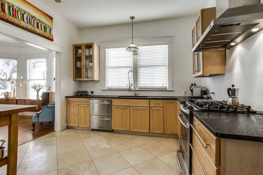 118-WH-kitchen-1024x683