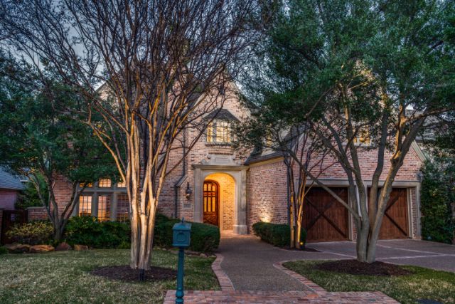 Lake-Forest-fountain