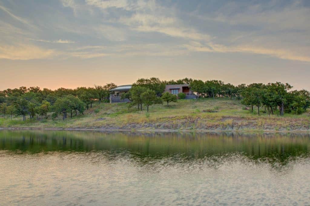 12-rocking-w-ranch-main-house-1024x682