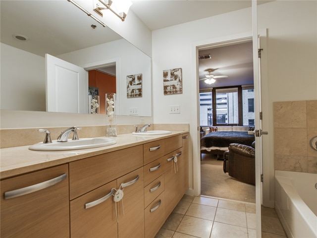 1200-Main-409-Master-Bath