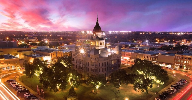 49716180_10156884096904144_8102822237628792832_n-e1554098985794