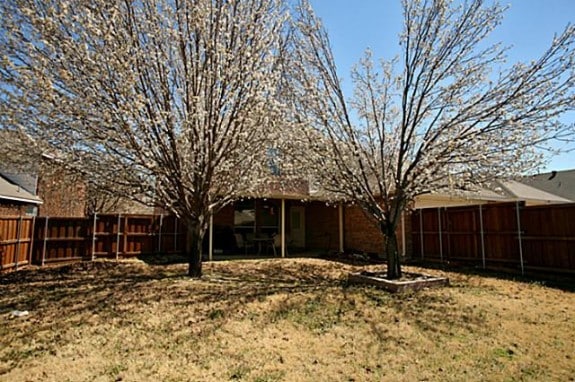 1202-Heather-brook-Backyard-575x382