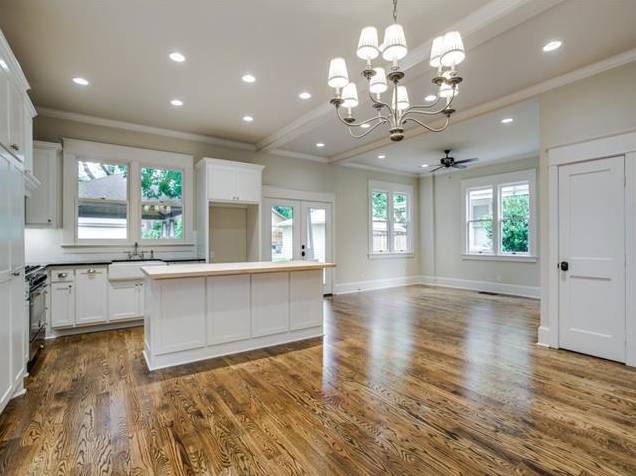 121-N-Winnetka-Dining-to-kitchen