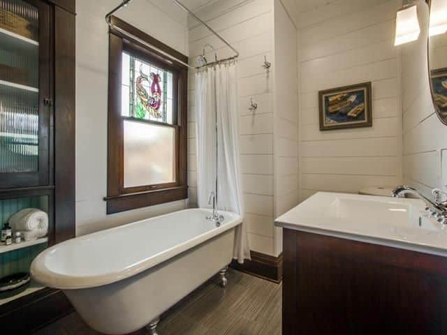 121-S.-Clinton-Bath-2