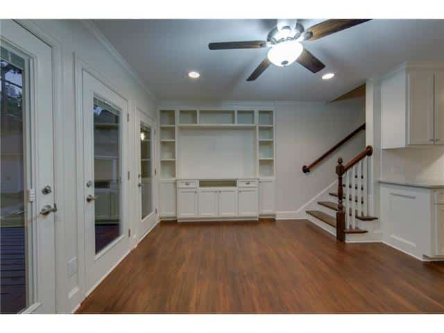 1210-N.-Winnetka-Dne