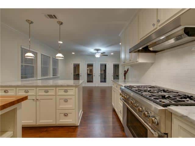 1210-N.-Winnetka-Kitchen-to-Den
