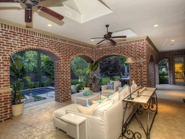 12175729_2013-600x450