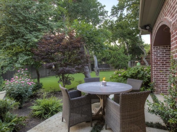 12175729_2017-600x450