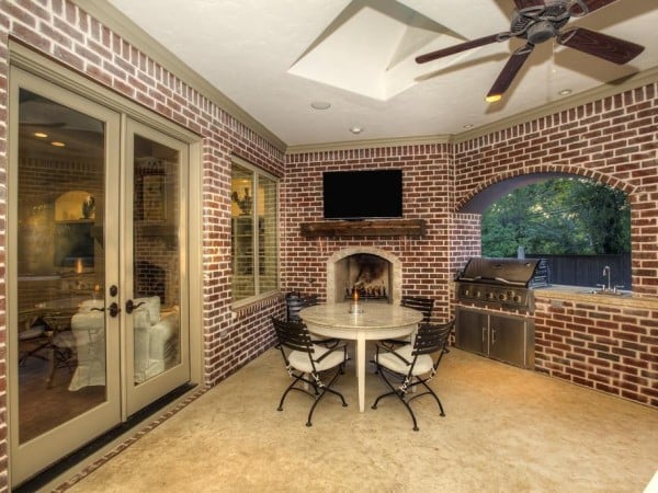 12175729_2026-600x450