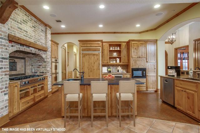 Lake-Forest-fountain