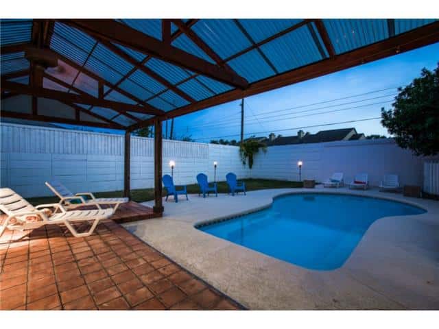 13016-Fall-Manor-Backyard-2