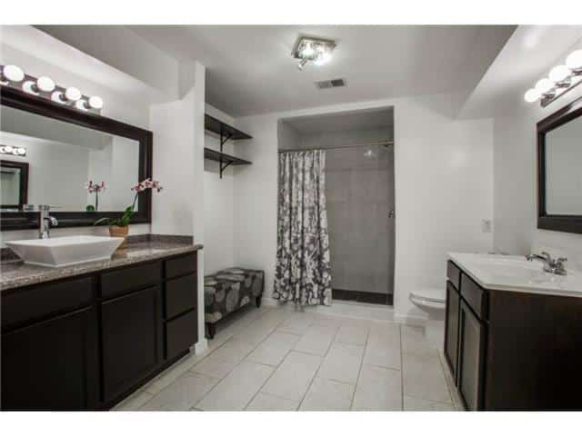 13016-Fall-Manor-Master-Bath