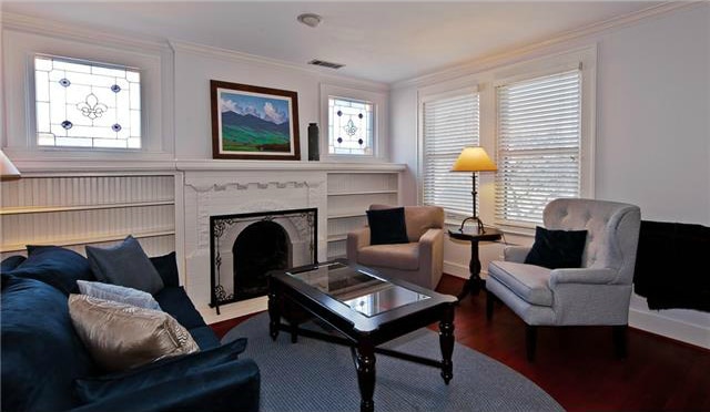 1325-Hollywood-Ave-E