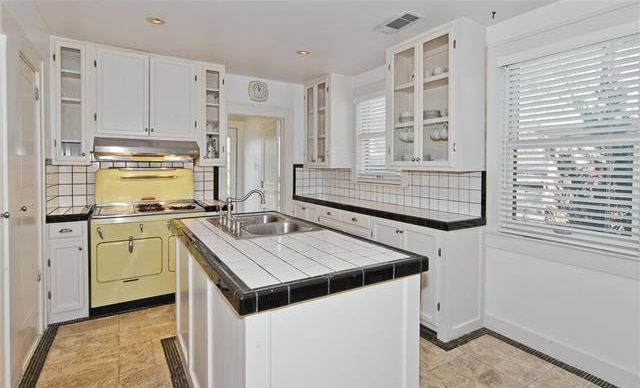 1325-Hollywood-Ave-G