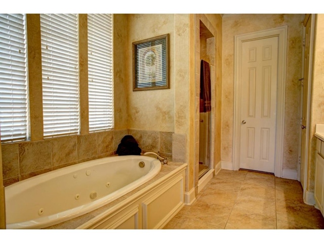 1327-Rio-Grande-Master-bath