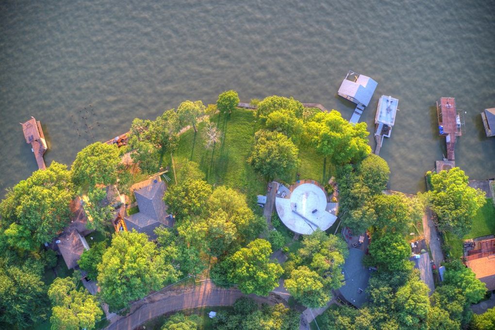 136-Peninsula-Point-Terrace