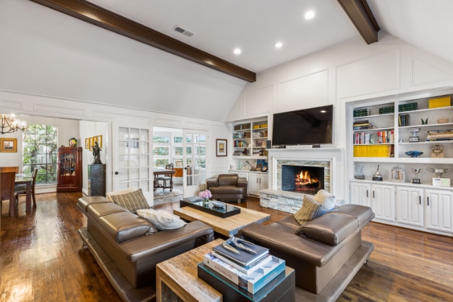 04_13429Hughes_004-1