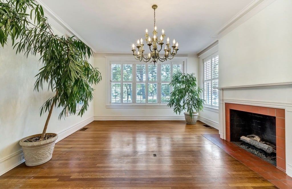 1414-Mistletoe-dr-1024x663