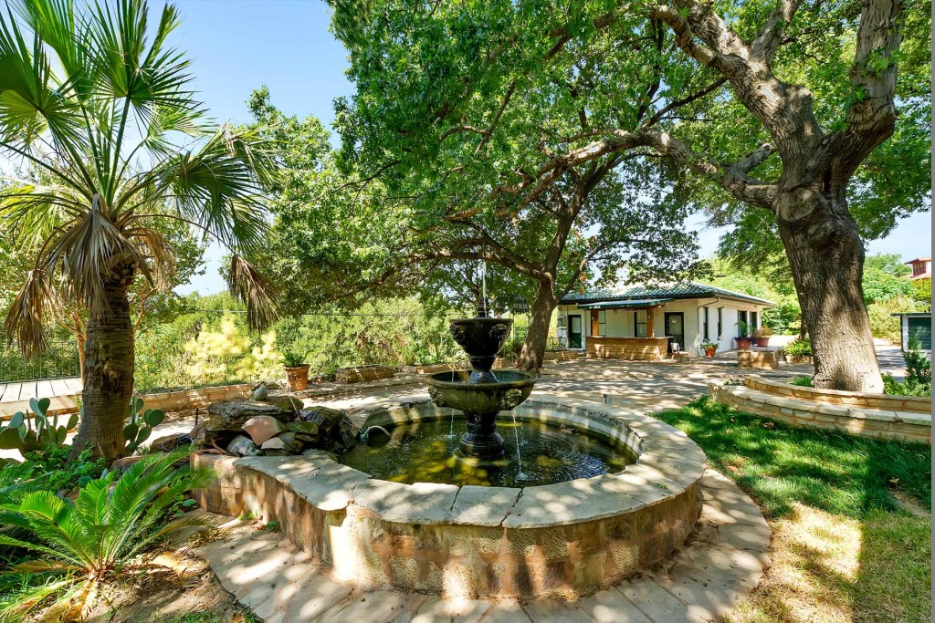 1414-Mistletoe-guest-1-1024x683