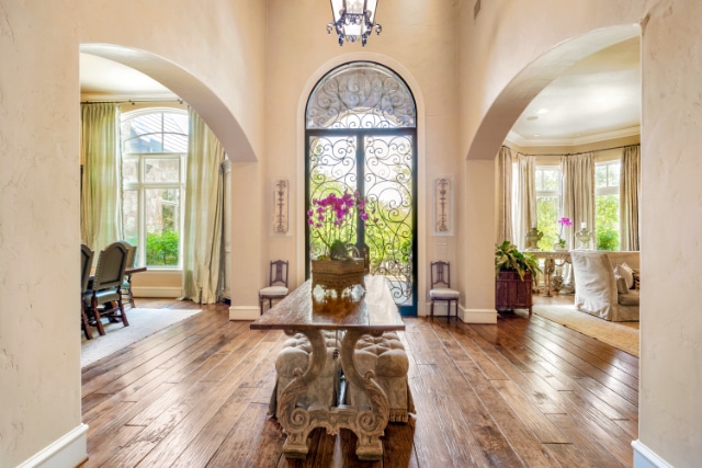 6901-Sanctuary-Lane-ext-1024x683
