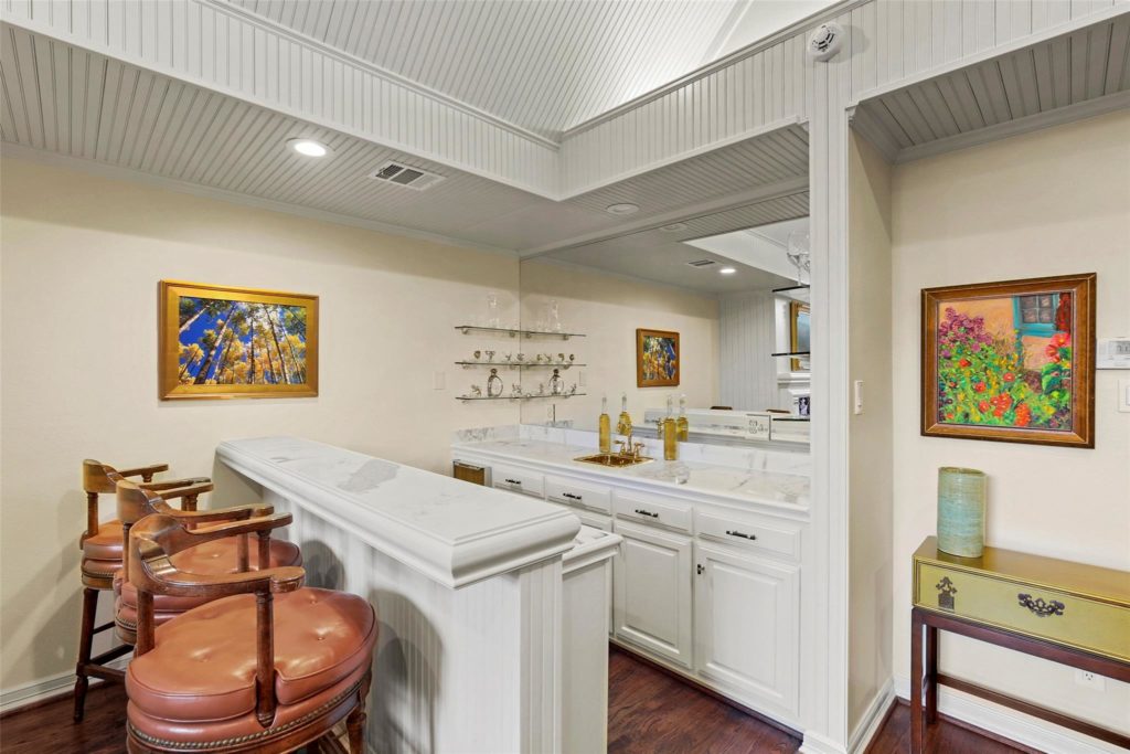 15-GlenMeadow-Ct-ext-1024x683