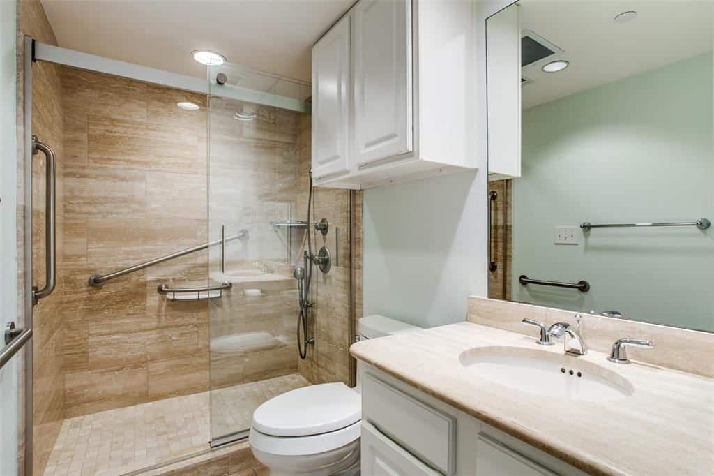 5E8594D1-7FDE-4364-99FE-87B8C2944893