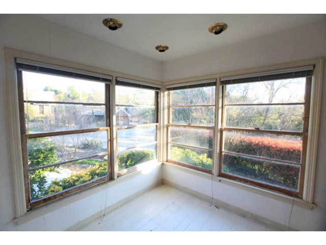 1523-Olympia-Corner-Window