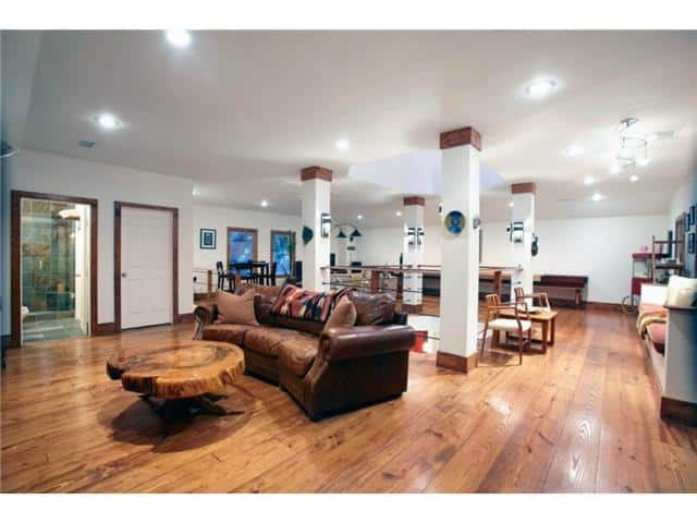 1531-San-Saba-Living-2