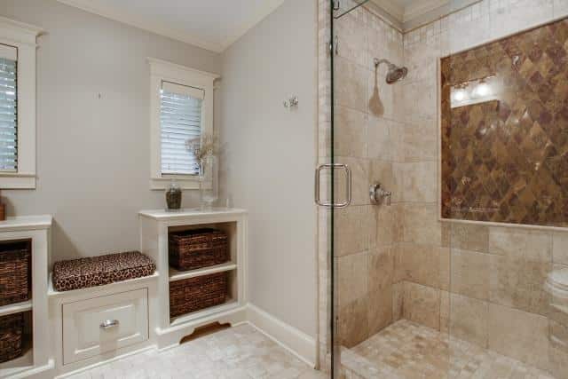 1545-Buckner-Master-Shower