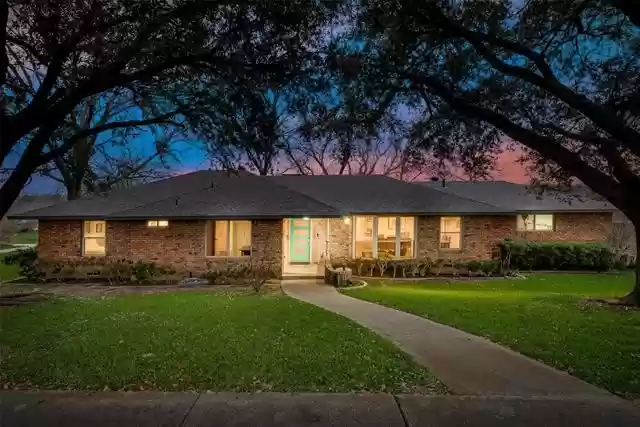 1606-Trailridge-Drive-Den