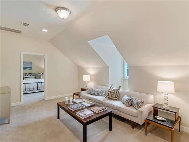 1615-Carleton-Upstairs-Living