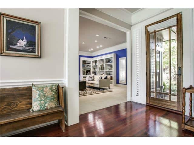 16311-Dalmalley-Entry