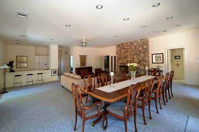 1652-Sylvan-Family-Dining