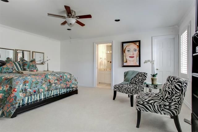 1715-Western-Upstairs-Bathroom