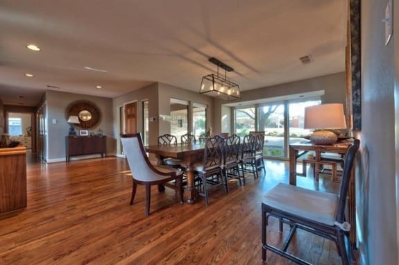 17203-Earthwind-Dining-575x382