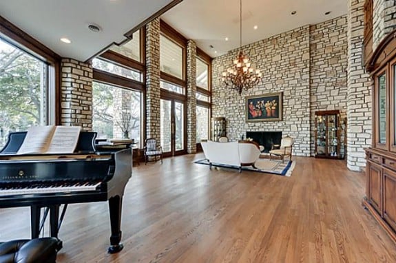 17412-Pauma-fireplace-575x382