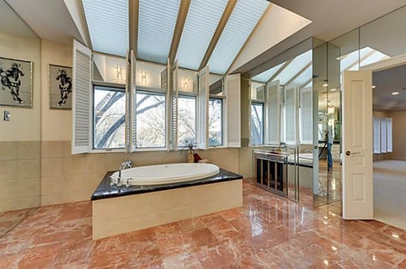 17412-Pauma-master-tub-575x382