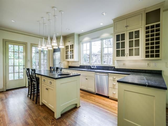 1805-Mayflower-kitchen