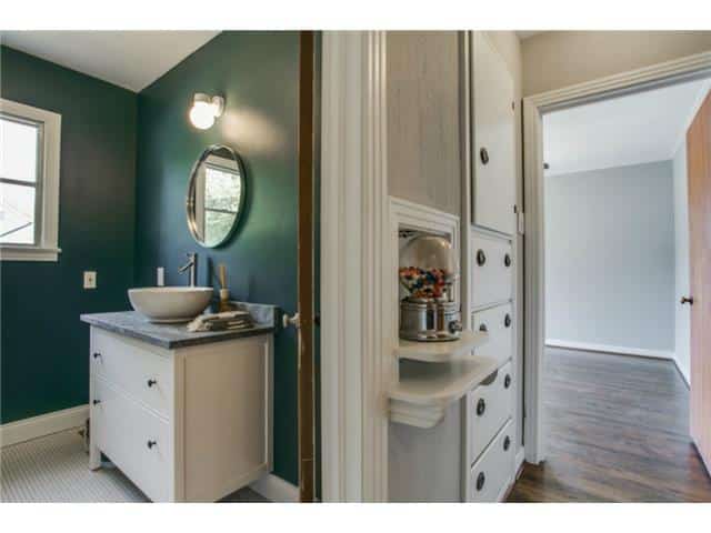 1839-Tennessee-Hallway