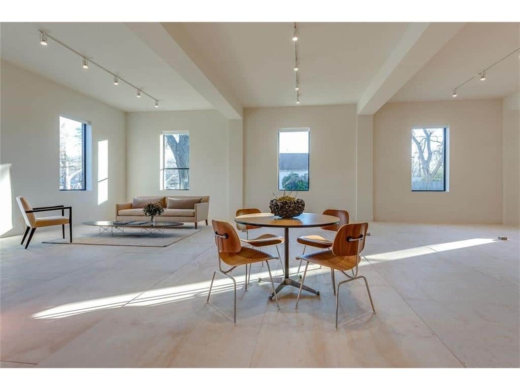 1900-W.-10th-Dining-Bar-1024x768