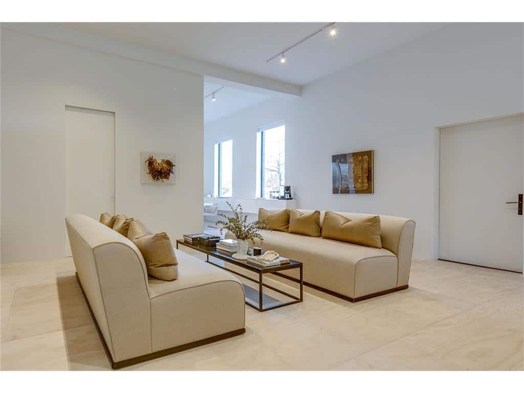 1900-W.-10th-Living-2-1024x768