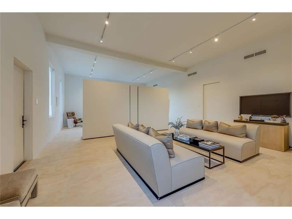 1900-W.-10th-Living-Space-1024x768