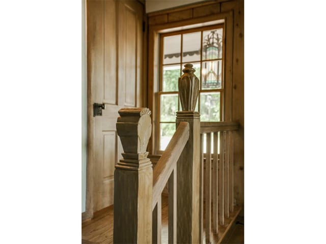 1920-W.-Colorado-carved-finials